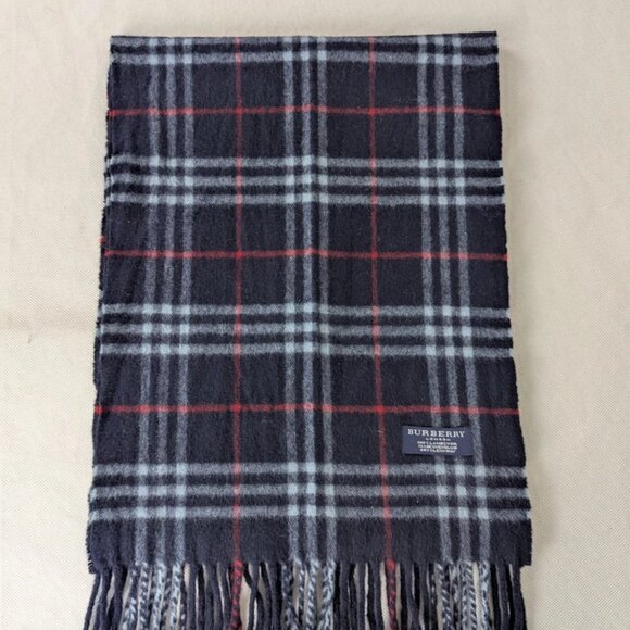 Burberry Designer Lambswool Scarf Navy Unisex – Used – Elegant Cold Weather Wrap - Picture 5 of 7